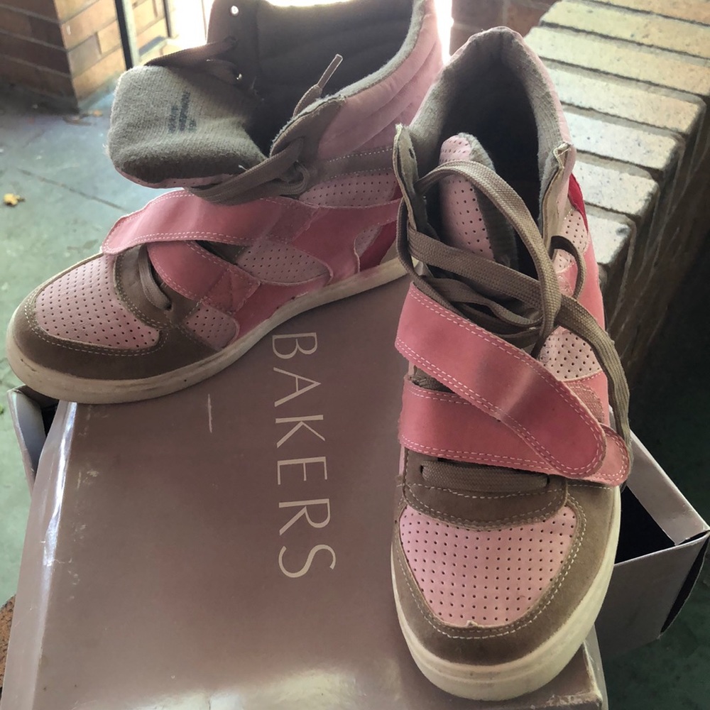 Wedged sneakers